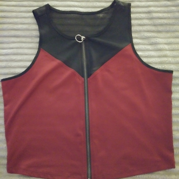 Mesh zip up crop top. - Picture 1 of 3